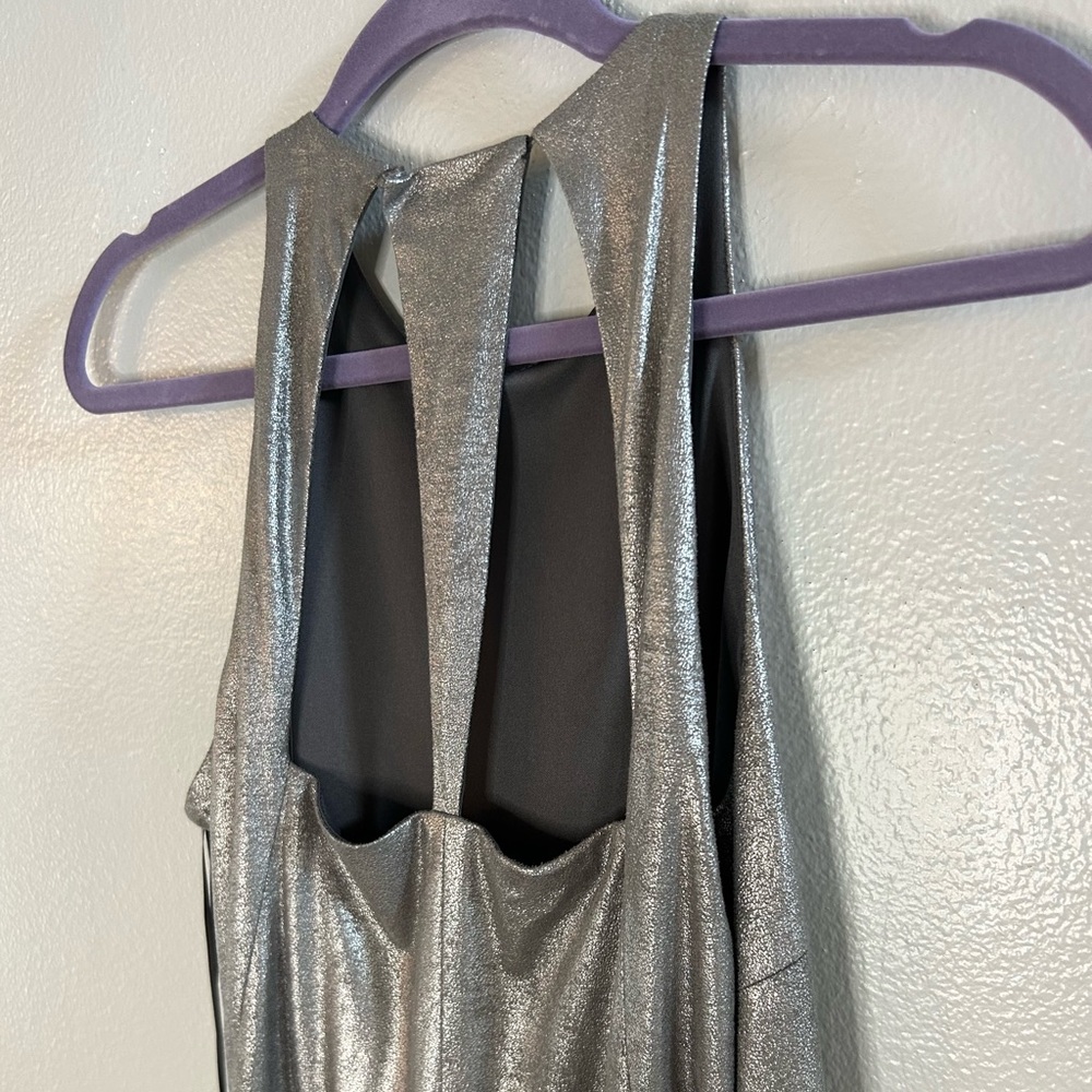 NWT Halston size 6 Silver Shimmer Dress